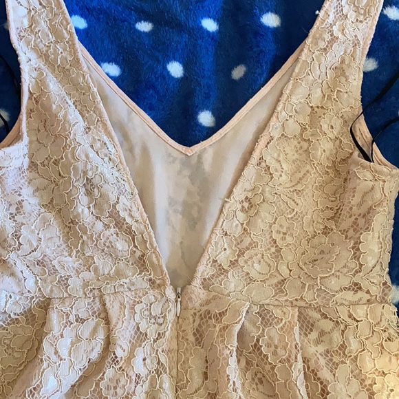 Forever 21 creamy / peachy dress with V neckline and low cut V back. Size Large - Picture 10 of 14